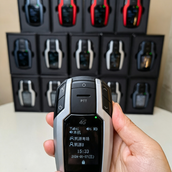 Savannel BK Mini 4G PoC Walkie Talkie | Ultra-Compact LTE Two-Way Radio | 5000KM Global Range | AES256 Encrypted